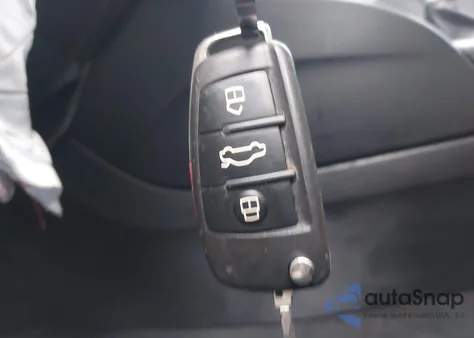 2015 Audi A3 2.0T Premium z USA, uszkodzony, nr VIN WAUBFGFFXF1063988